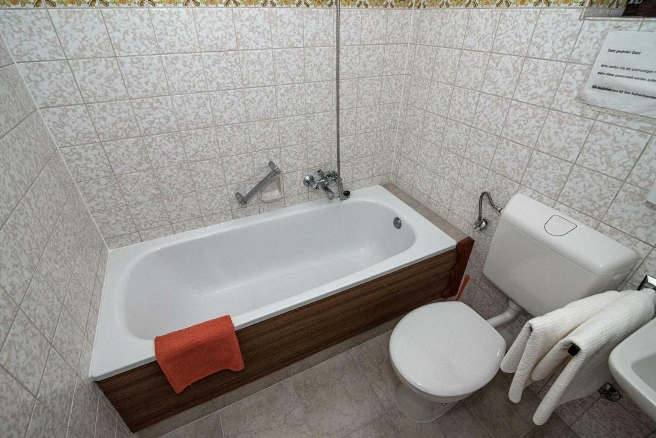 Hotel-Restaurant Johanniskreuz Trippstadt Luaran gambar
